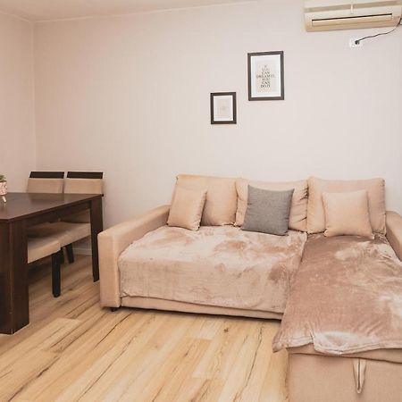 New Apartment At New Bazaar - Tirana City Center מראה חיצוני תמונה