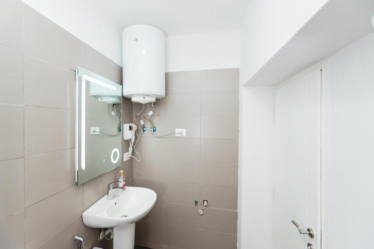 New Apartment At New Bazaar - Tirana City Center מראה חיצוני תמונה